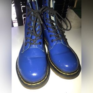 DR. MARTENS BLUE BARLEY WORN GREAT CONDITION SIZE 8L